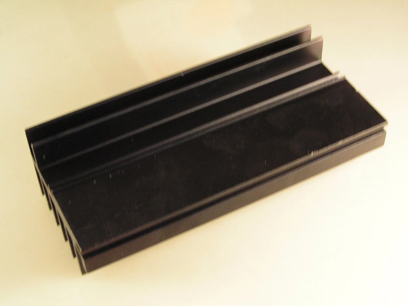 Aavid KM100-1 437479 Thermalloy Heatsink To Mount TO 220/218/247 MBA006B